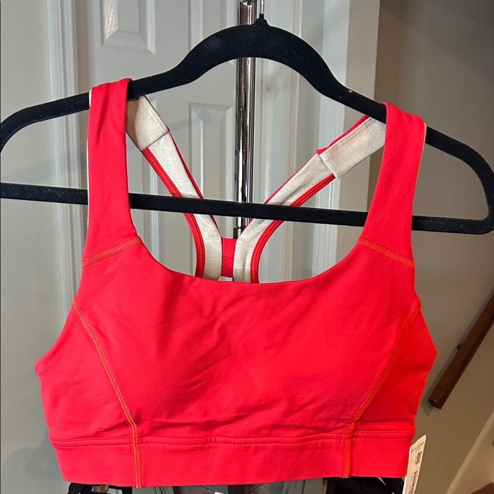 Lululemon NWT power through bra size 10 Women's Pink Sports Bra.